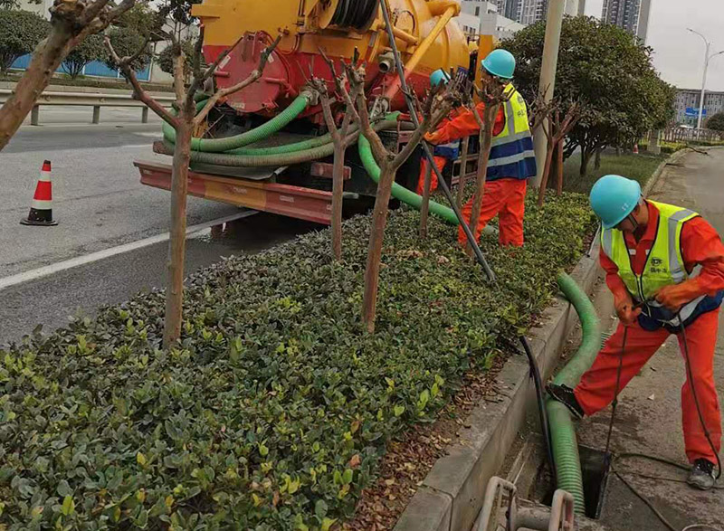 毛嘴镇市政管道清淤